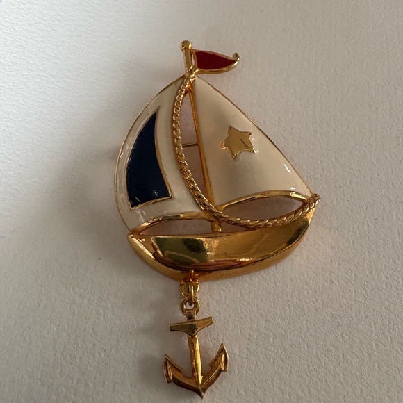 Vintage Large Nautical Brooch Pin Enamel Sailboat Ship Boat Red Blue Gold Tone - Picture 4 of 8